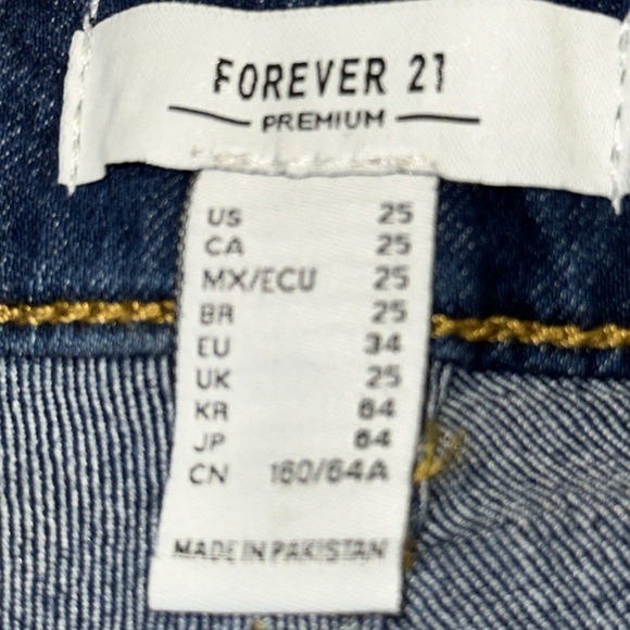 Forever 21 Premium Curved Denim Cotton Blend Darkwash Jean Shorts Size 25 NWT - Picture 5 of 6